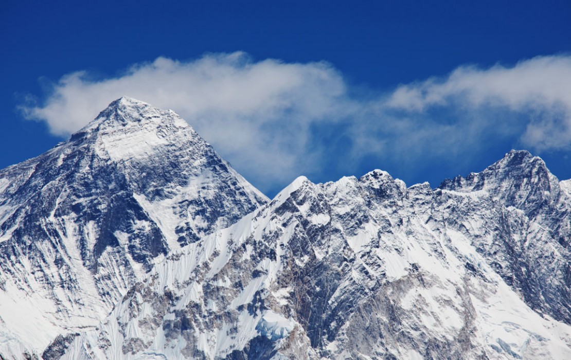 mountain-flight-from-lukla